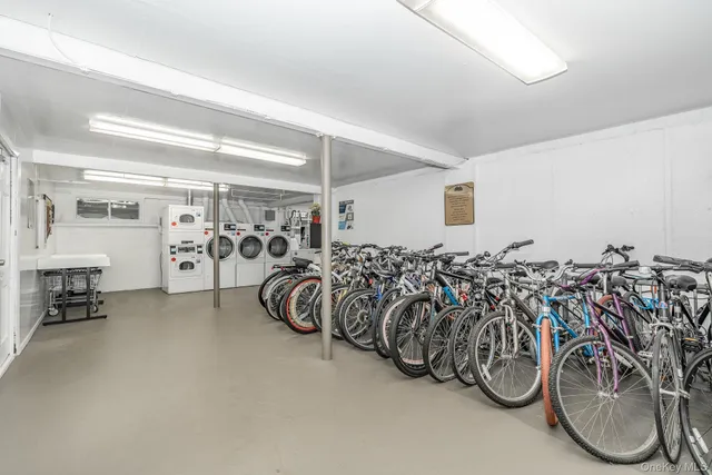 $369,000 | 1233 Melville Road, Unit 60, Jericho, NY 11753