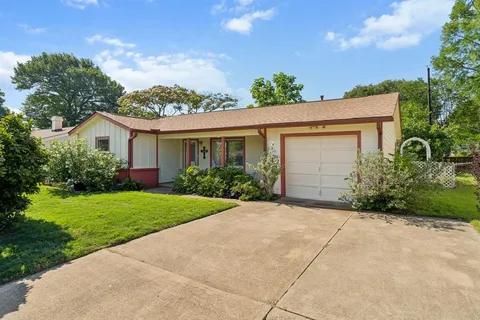 $250,000 | 1822 Finley Road, Irving, TX 75062