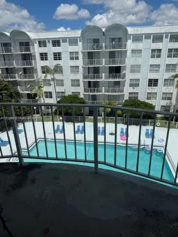 $1,250 | 492 Northwest 165th Street, Unit C510, Miami, FL 33169