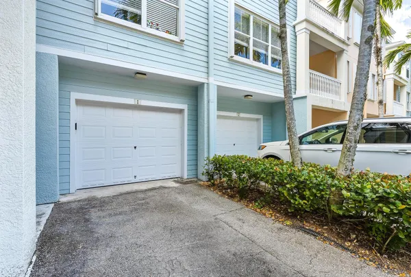 $320,000 | 225 Murcia Drive, Unit 109, Jupiter, FL 33458