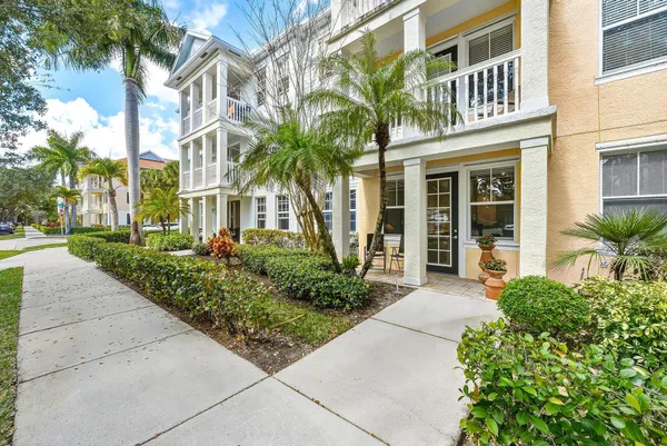 $320,000 | 225 Murcia Drive, Unit 109, Jupiter, FL 33458