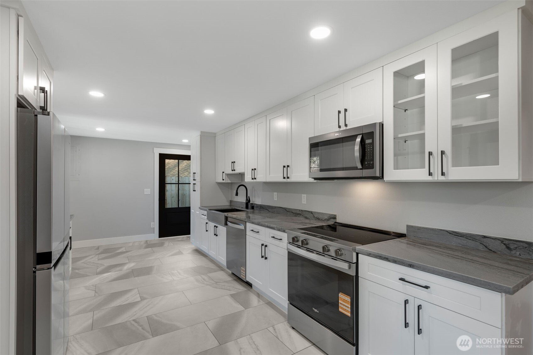 655 Union Avenue Northeast Renton, WA 98059 - Photo 6 of 28