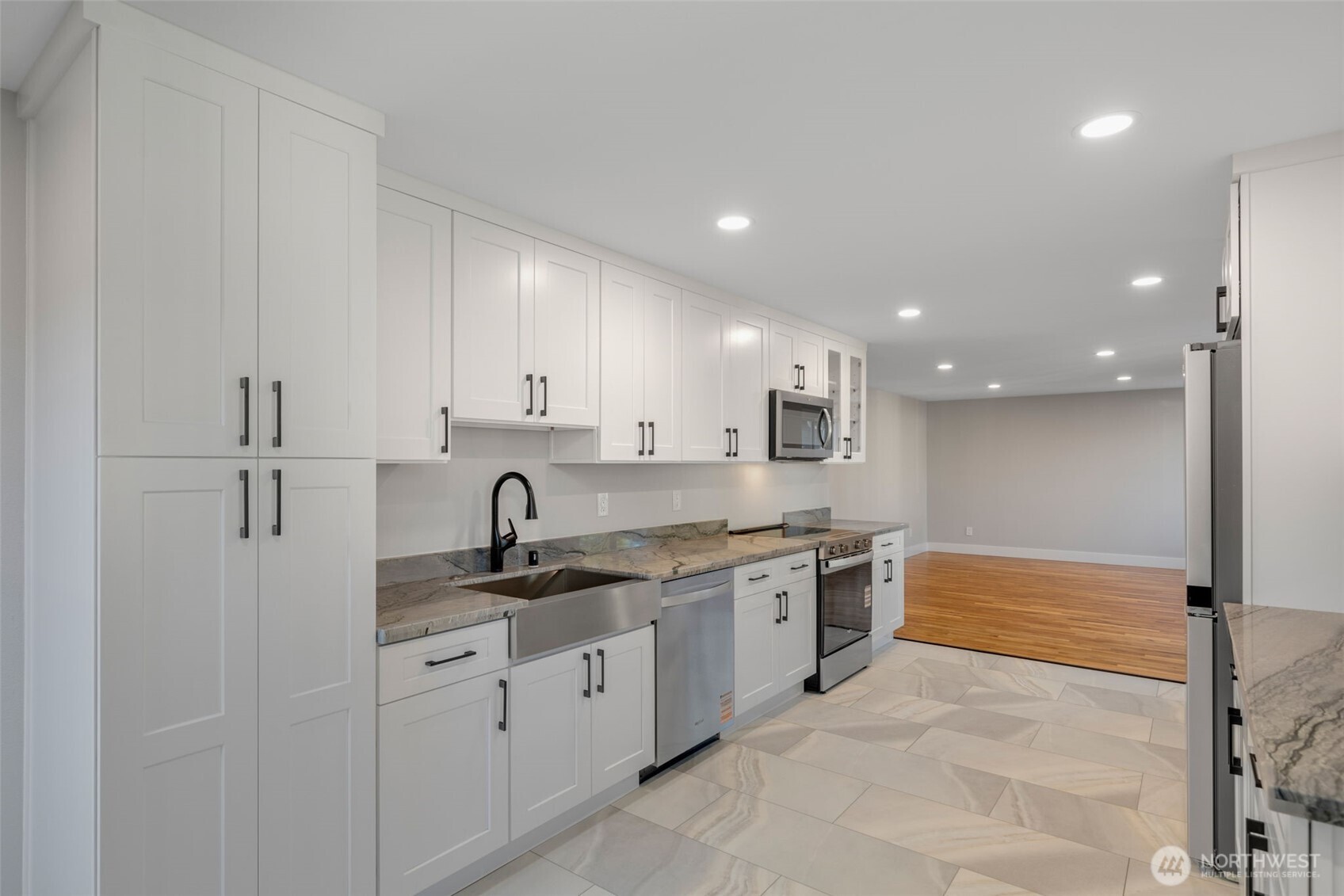 655 Union Avenue Northeast Renton, WA 98059 - Photo 7 of 28