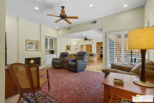 $524,000 | 4881 South Winners Circle, Unit E, Palm Springs, CA 92264