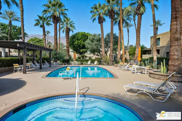 $524,000 | 4881 South Winners Circle, Unit E, Palm Springs, CA 92264