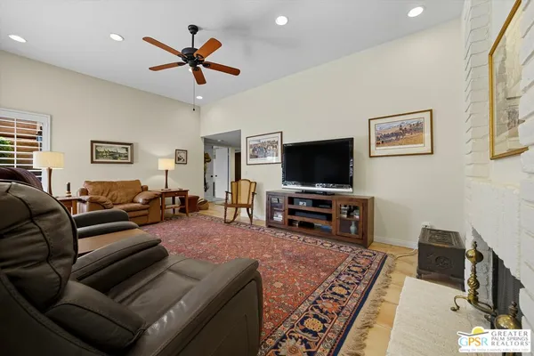 $524,000 | 4881 South Winners Circle, Unit E, Palm Springs, CA 92264