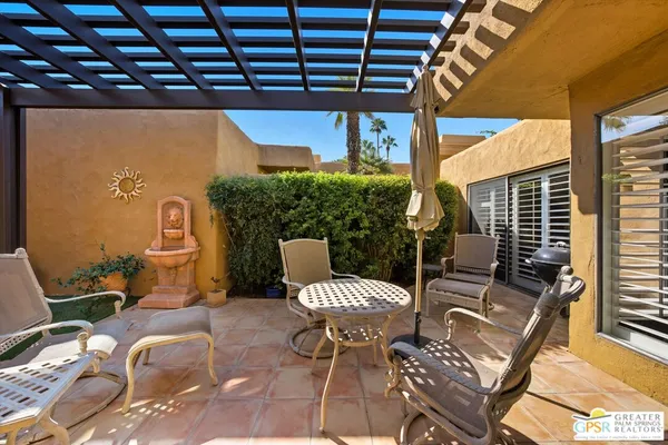 $524,000 | 4881 South Winners Circle, Unit E, Palm Springs, CA 92264