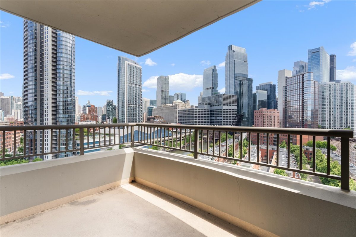 501 North Clinton Street, Unit 1303 Chicago, IL 60654 - Photo 34 of 46