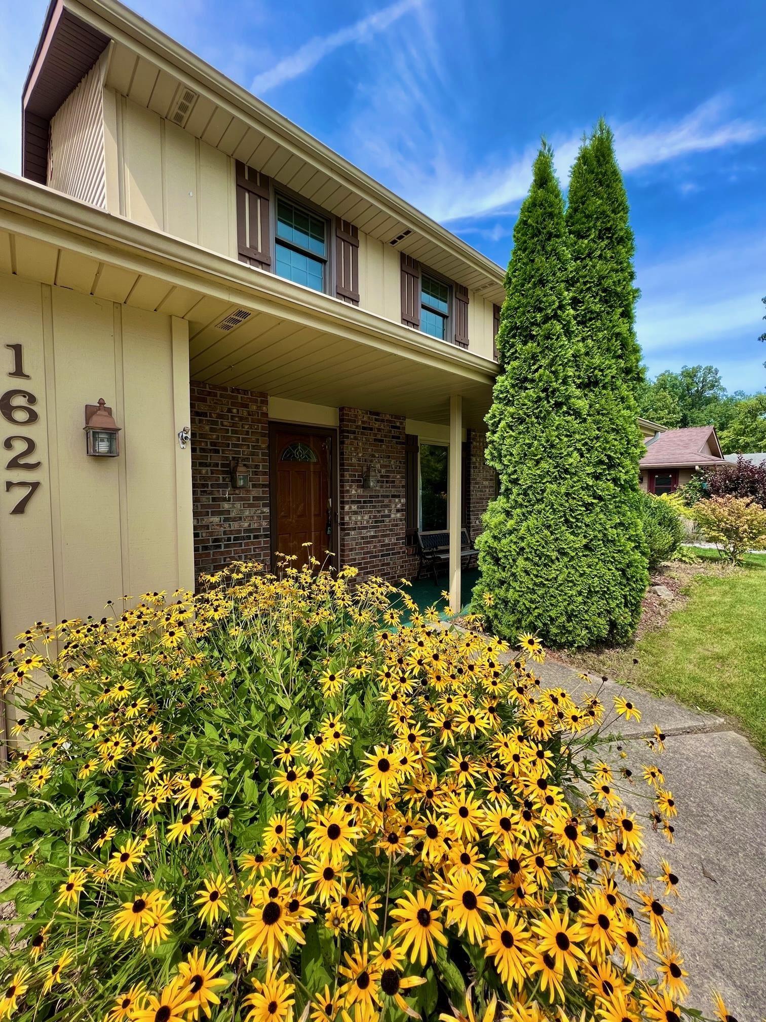 1627 Lofton Way Fort Wayne, IN 46815 - Photo 4 of 29