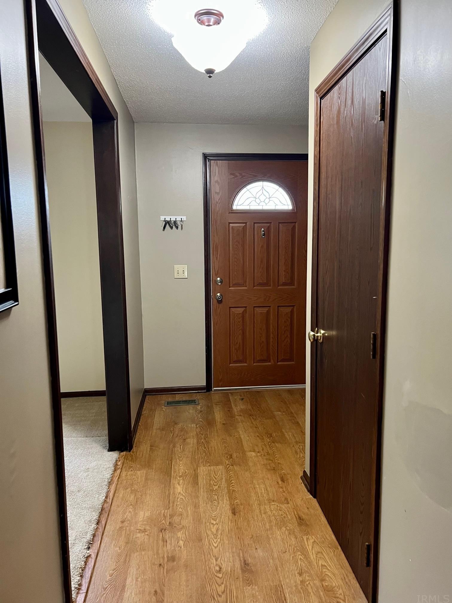 1627 Lofton Way Fort Wayne, IN 46815 - Photo 6 of 29