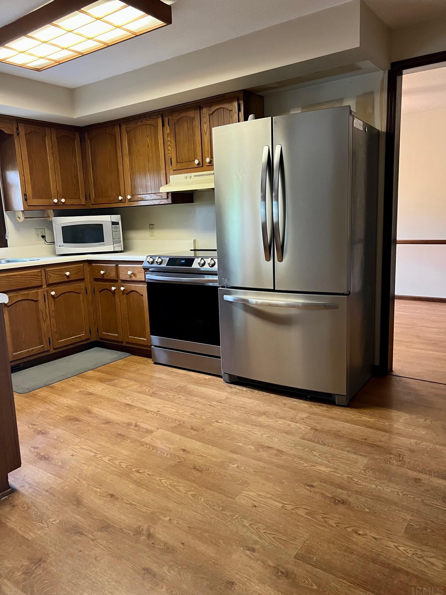 1627 Lofton Way Fort Wayne, IN 46815 - Photo 10 of 29