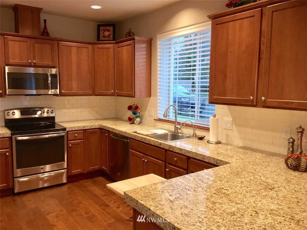 4804 Rochelle Street Southeast Lacey, WA 98503 - Photo 9 of 24 Gallery Image 9