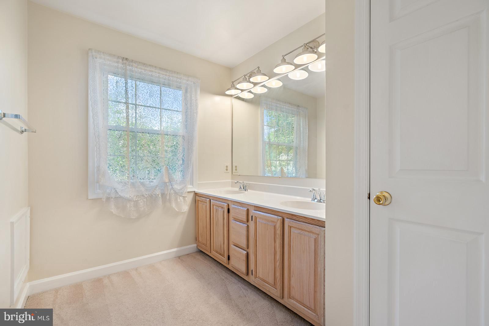 8518 Silverdale Road Lorton, VA 22079 - Photo 23 of 45 Bath
