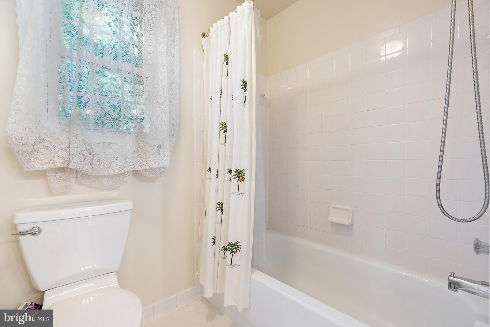 8518 Silverdale Road Lorton, VA 22079 - Photo 24 of 45 Bath