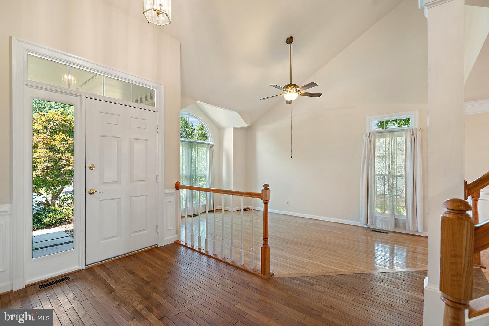 8518 Silverdale Road Lorton, VA 22079 - Photo 27 of 45 Foyer