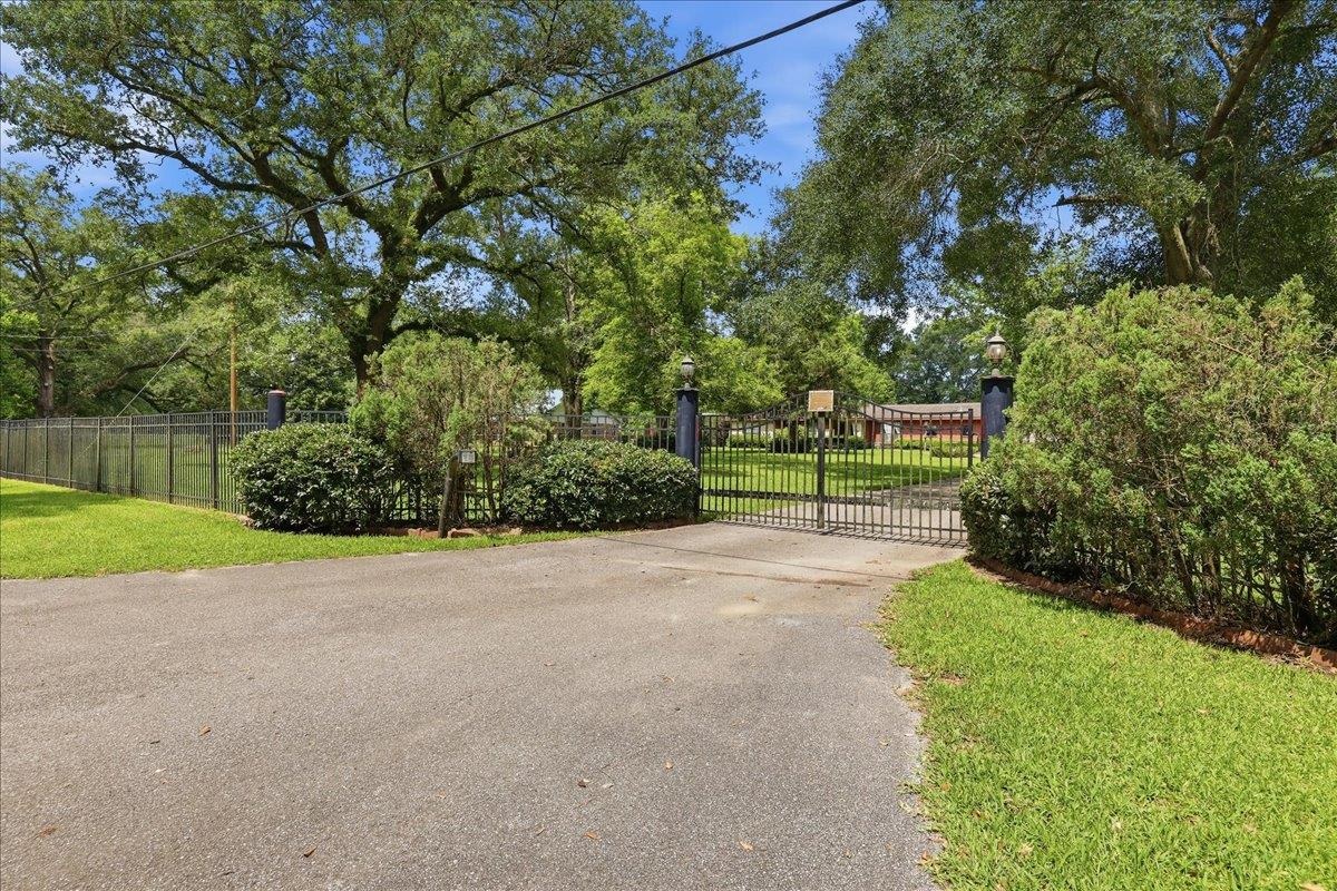 3407 Old Kountze Road Silsbee, TX 77656 - Photo 2 of 49
