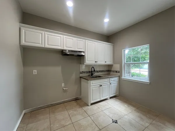$2,200 | 6430 Skyview Drive, Houston, TX 77041