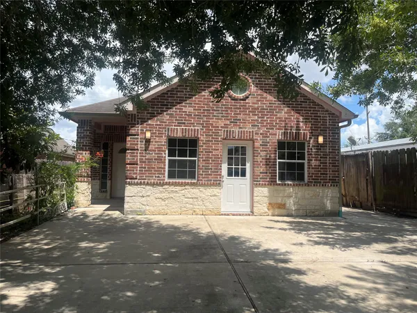 $2,200 | 6430 Skyview Drive, Houston, TX 77041