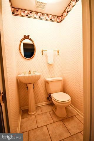 218 Rickswood Road Lutherville-Timonium, MD 21093 - Photo 14 of 27 Bath