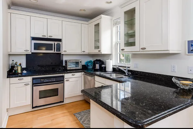 $1,325,000 | 338 Tuxedo Lane, West Palm Beach, FL 33401