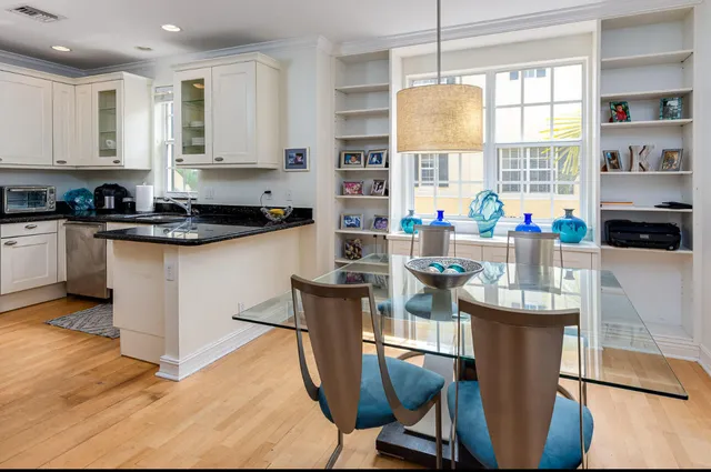 $1,325,000 | 338 Tuxedo Lane, West Palm Beach, FL 33401