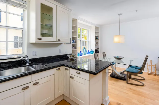 $1,325,000 | 338 Tuxedo Lane, West Palm Beach, FL 33401