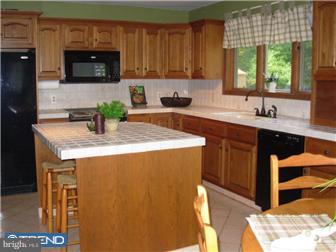 5042 Sweitzer Road Mohnton, PA 19540 - Photo 4 of 12 Kitchen