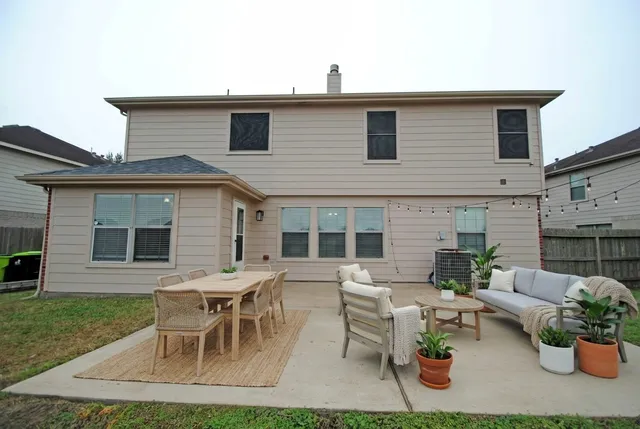 $2,500 | 3318 Fountain Hills Drive, Missouri City, TX 77459