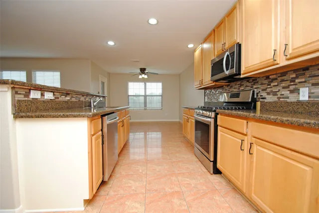 $2,500 | 3318 Fountain Hills Drive, Missouri City, TX 77459