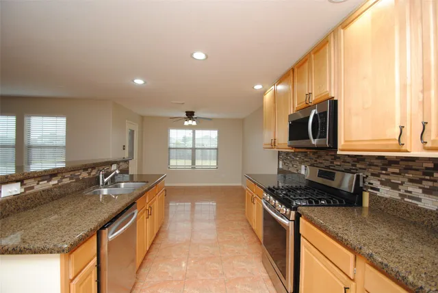 $2,500 | 3318 Fountain Hills Drive, Missouri City, TX 77459