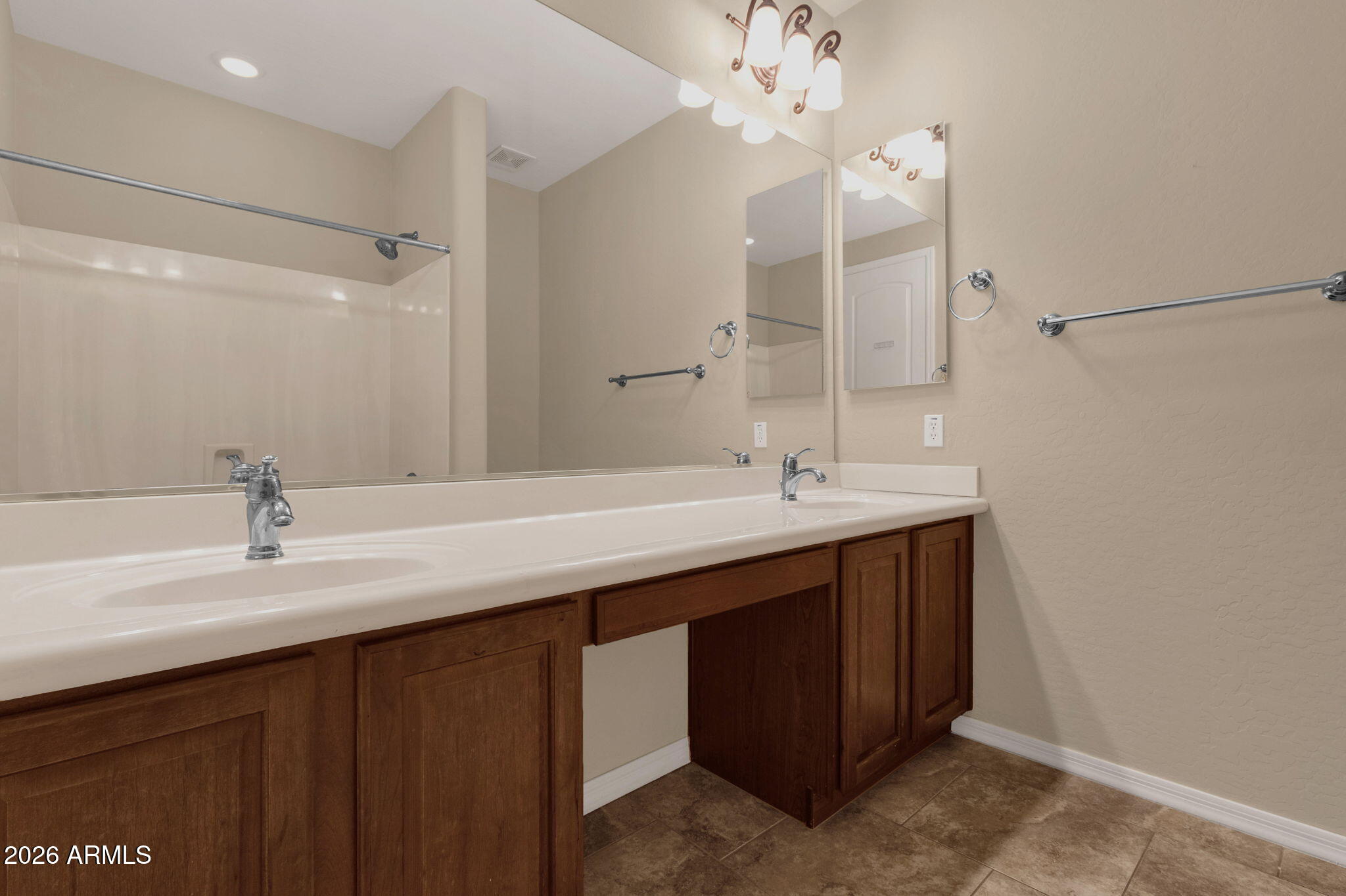 3927 East Waller Lane Phoenix, AZ 85050 - Photo 38 of 63 Hall Bath