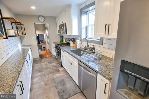 $2,800 | 26 South Washington Street, Baltimore, MD 21231