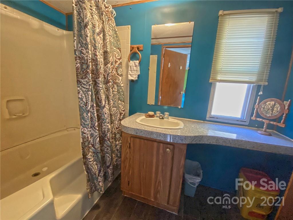 216 Waldroup Road Hot Springs, NC 28743 - Photo 20 of 48 Gallery Image 20