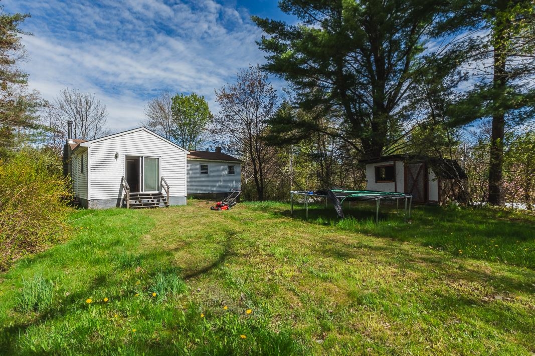 233 Dearborn Road Pembroke, NH 03275 - Photo 9 of 19 Gallery Image 9