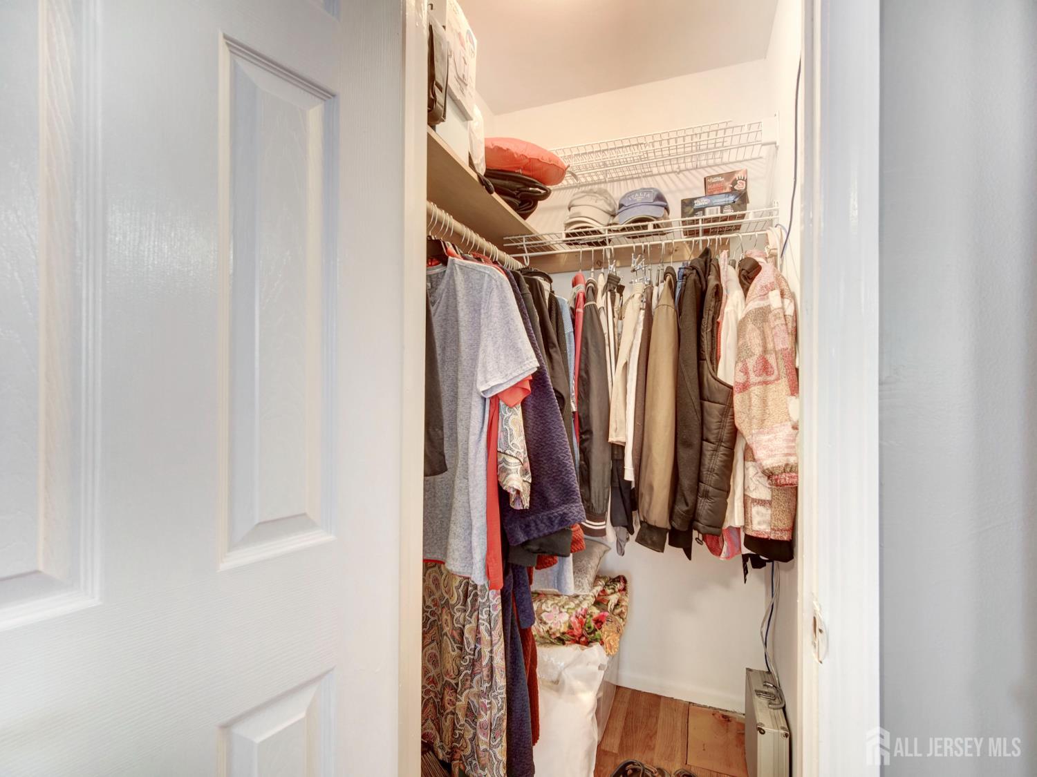 60 South Cliff Road Colonia, NJ 07067 - Photo 20 of 27 Gallery Image 20