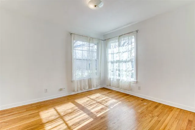 a view of empty room with window
