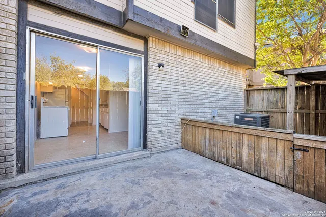 $1,000 | 5221 Meadow Field, Unit 3, San Antonio, TX 78250