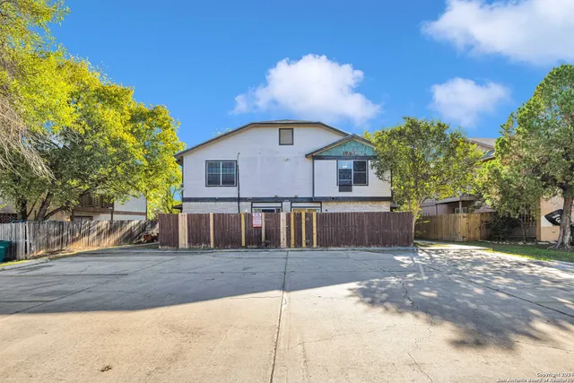 $1,000 | 5221 Meadow Field, Unit 3, San Antonio, TX 78250