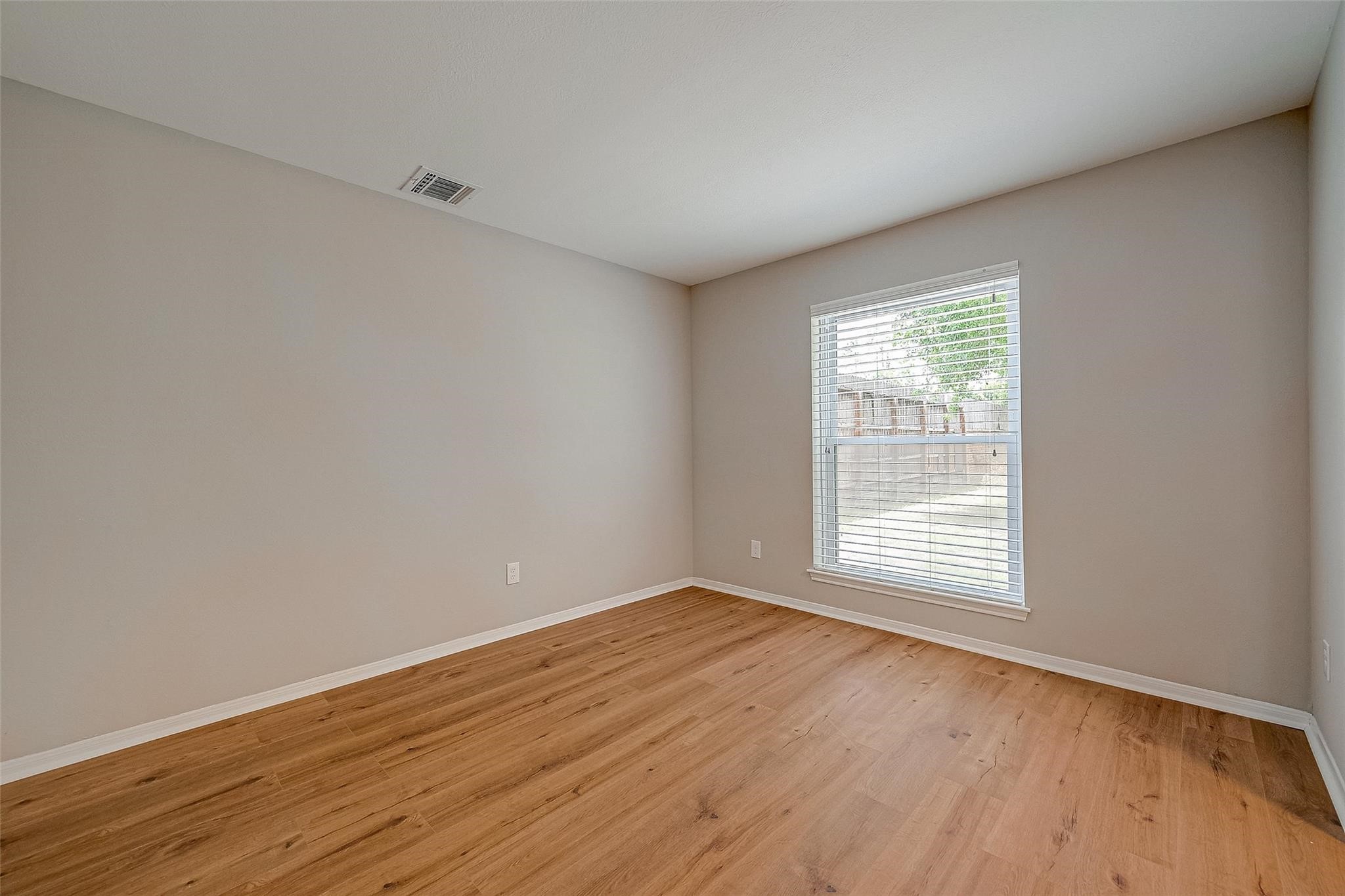 14736 Perthshire Road, Unit F Houston, TX 77079 - Photo 4 of 27