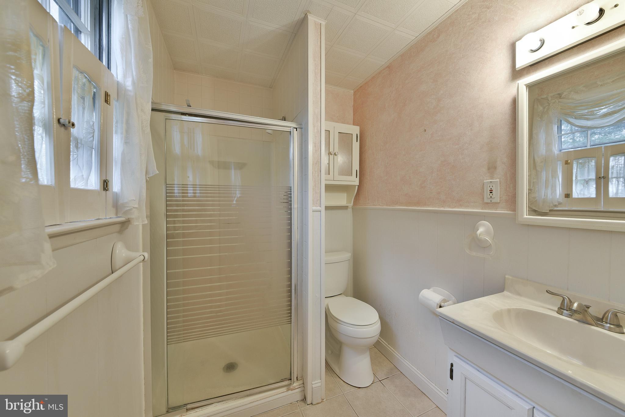 982 Mueller Road Warminster, PA 18974 - Photo 19 of 33