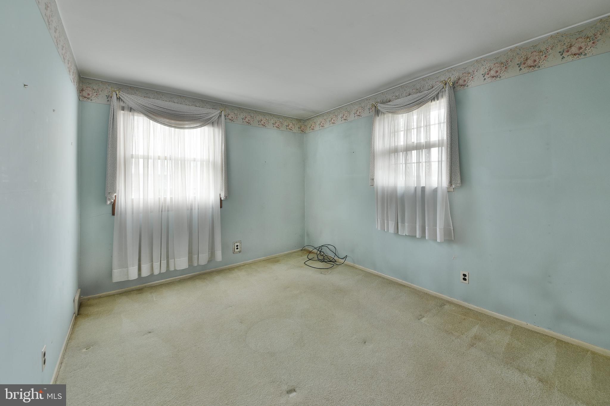 982 Mueller Road Warminster, PA 18974 - Photo 20 of 33 Bedroom 2