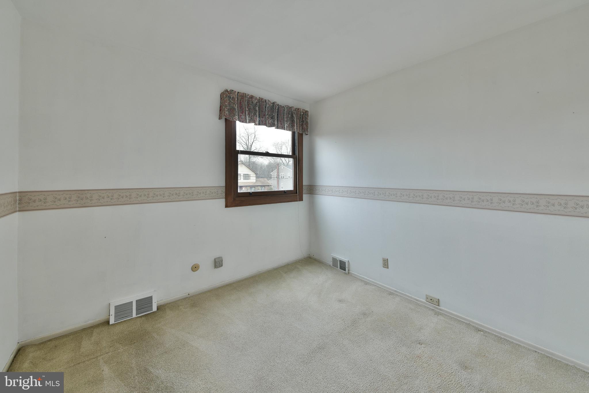 982 Mueller Road Warminster, PA 18974 - Photo 21 of 33 Bedroom 3