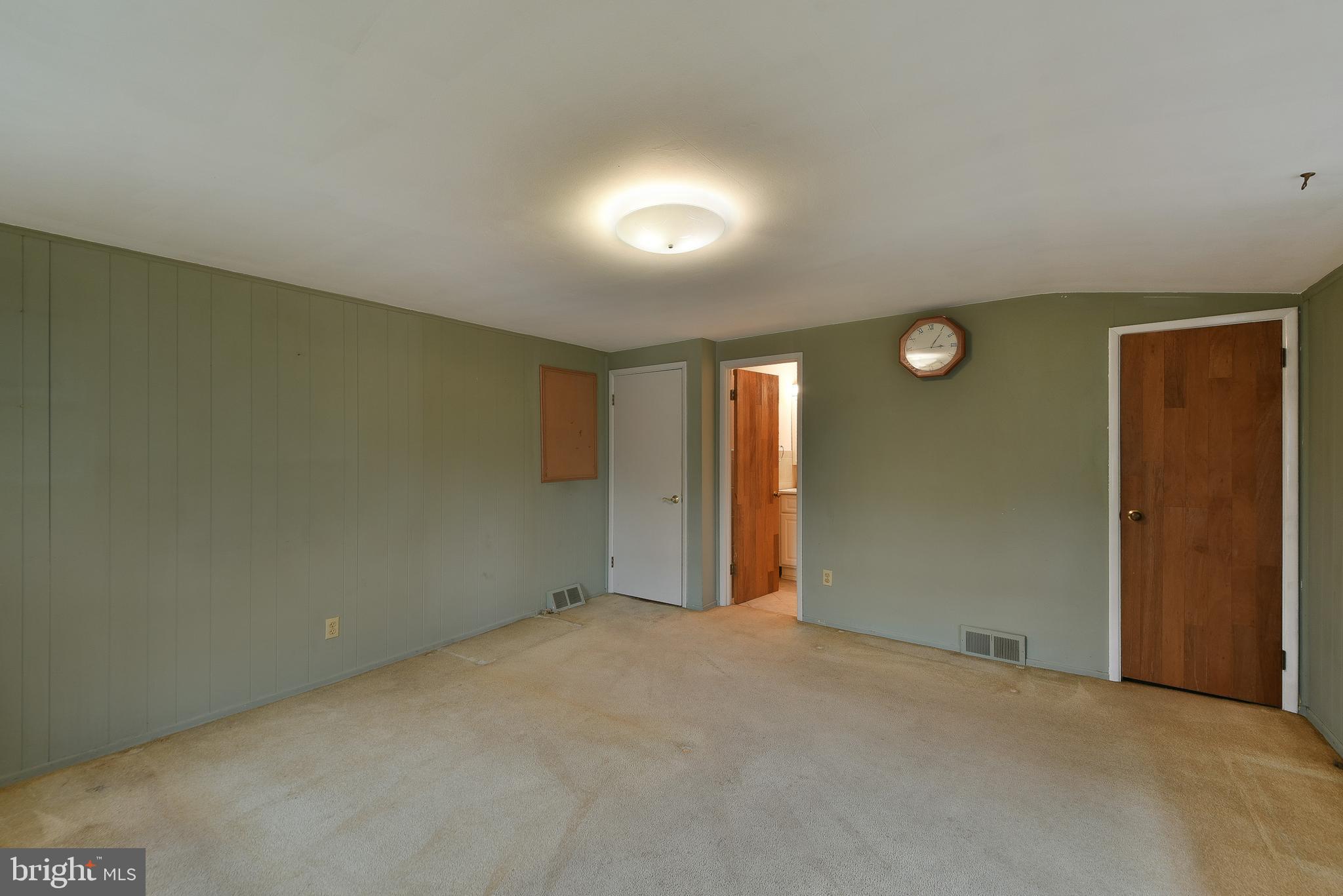 982 Mueller Road Warminster, PA 18974 - Photo 24 of 33