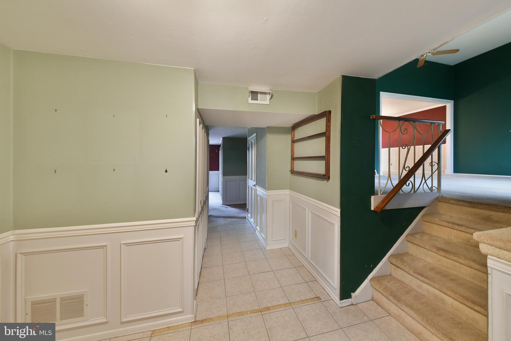 982 Mueller Road Warminster, PA 18974 - Photo 4 of 33