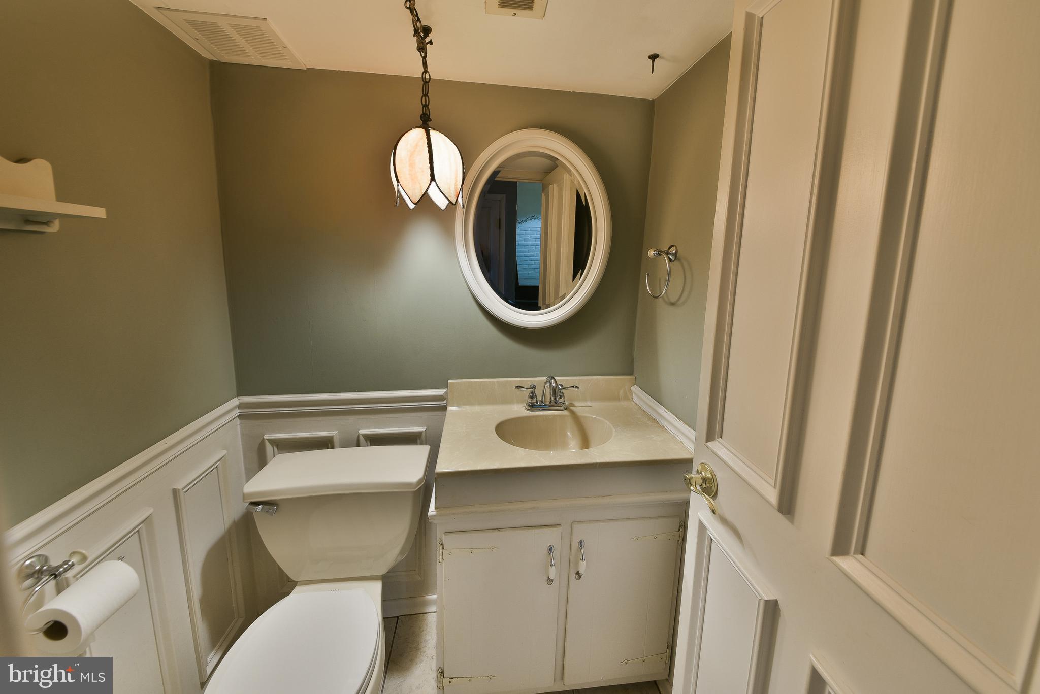982 Mueller Road Warminster, PA 18974 - Photo 6 of 33 Powder Room