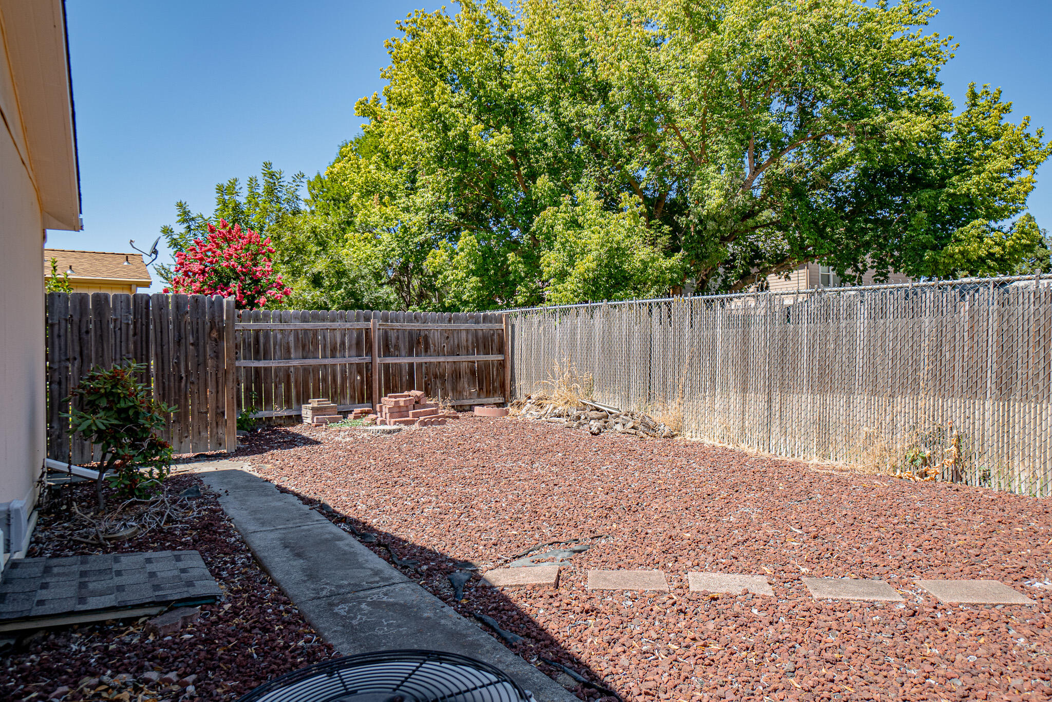 555 Freeman Road, Unit 7 Central Point, OR 97502 - Photo 20 of 23 DSC01785-HDR