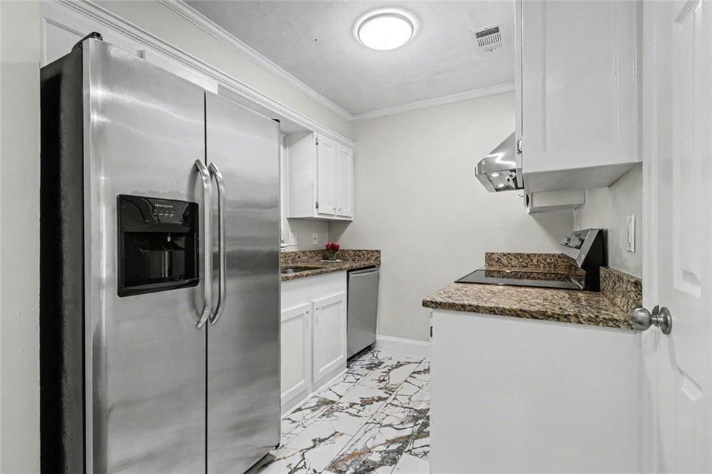 161 Holcomb Ferry Road Roswell, GA 30076 - Photo 7 of 23