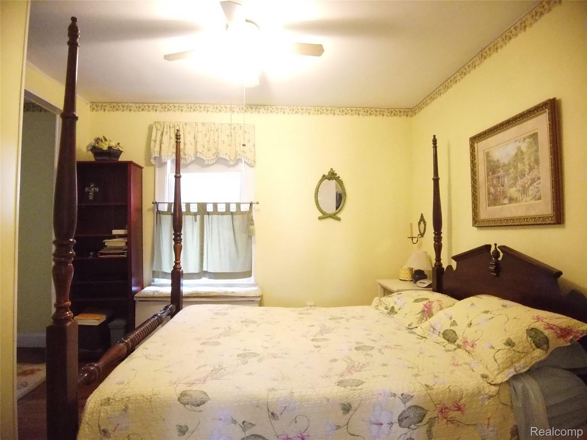2466 West Auburn Road Rochester, MI 48309 - Photo 18 of 34 1st Floor Master