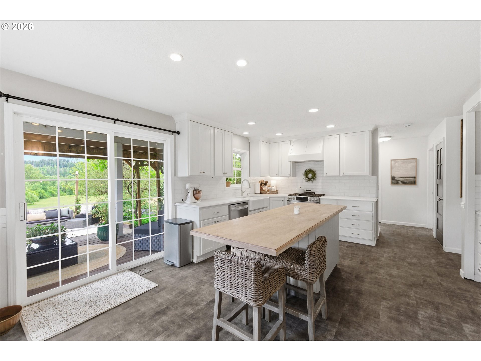 13880 McCaleb Road Monmouth, OR 97361 - Photo 14 of 44 a large kitchen with a table and chairs