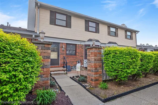 $199,900 | 1921 Vine Way Drive, Unit 36, Canton, MI 48188